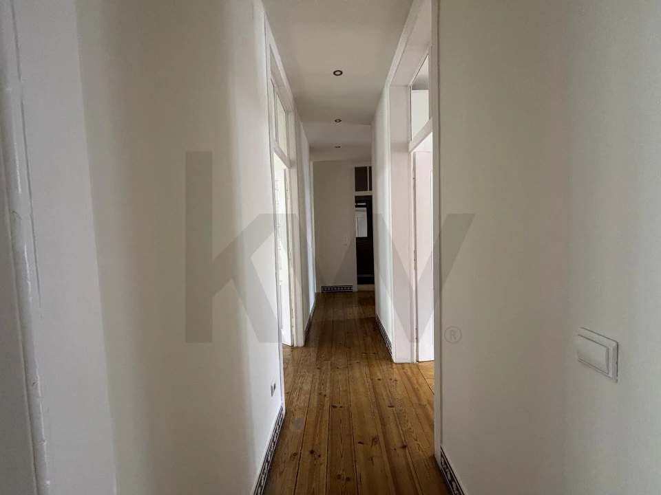 Apartamento T3 para Arrendamento em Misericórdia Foto 3