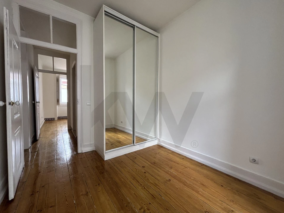 Apartamento T3 para Arrendamento em Misericórdia Foto 12