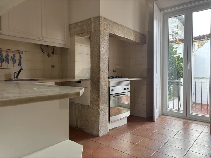 Apartamento T3 para Arrendamento em Misericórdia Foto 4