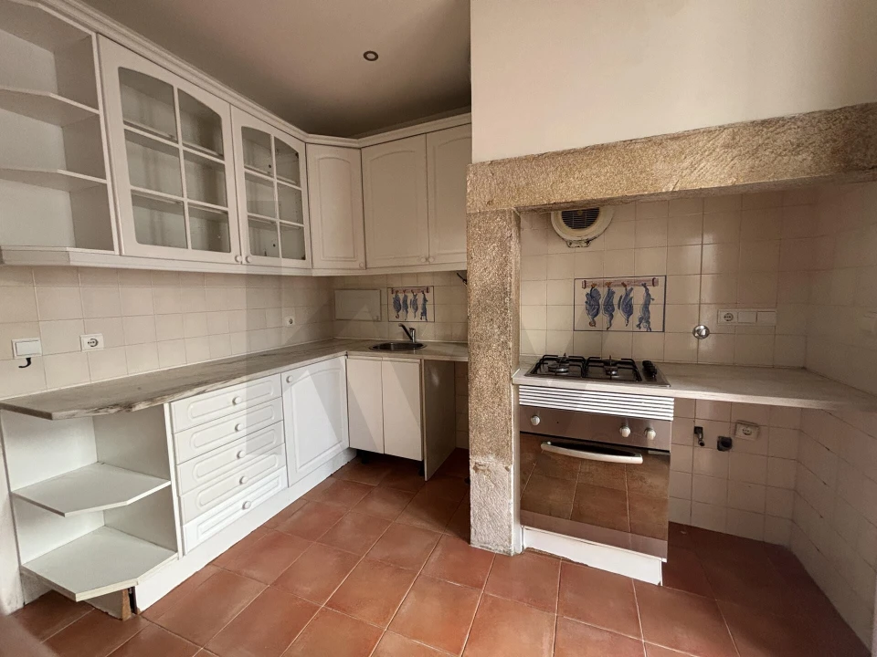 Apartamento T3 para Arrendamento em Misericórdia Foto 5