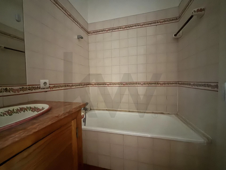 Apartamento T3 para Arrendamento em Misericórdia Foto 19