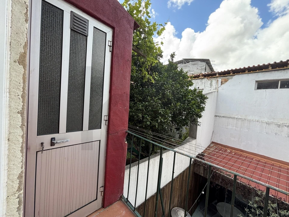 Apartamento T3 para Arrendamento em Misericórdia Foto 8