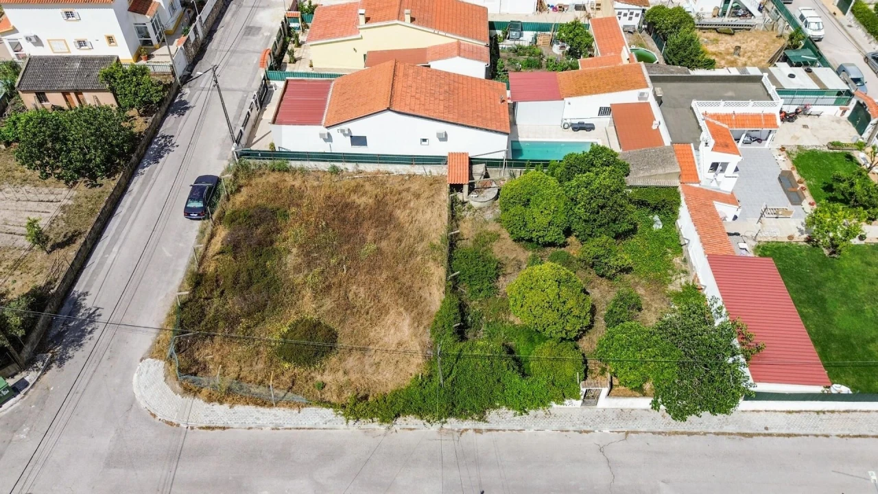 Terreno para Venda em Azeitão (São Lourenço e São Simão) Foto 1