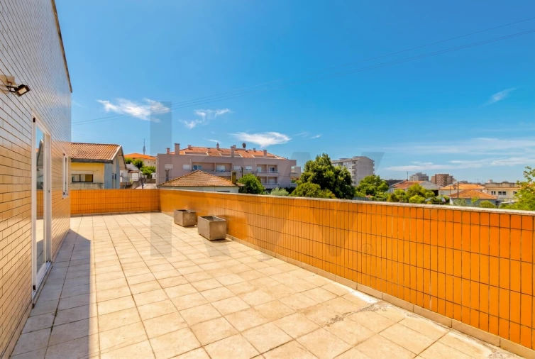 Apartamento T2 para Venda em Oliveira do Douro Foto 13