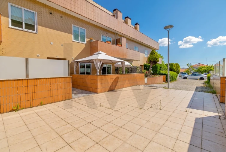 Apartamento T2 para Venda em Oliveira do Douro Foto 2