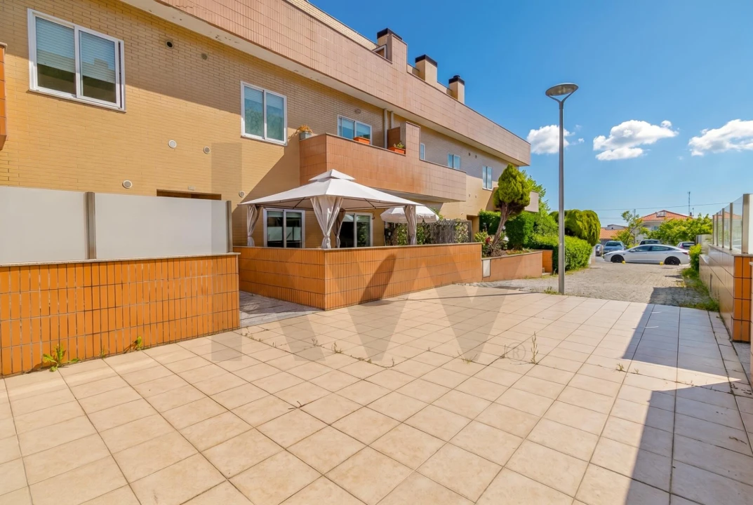 Apartamento T2 para Venda em Oliveira do Douro Foto 2