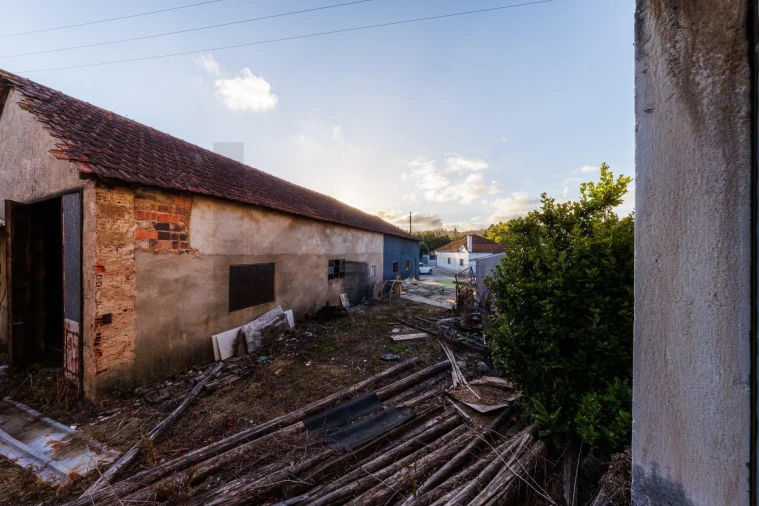 Moradia T4 para Venda em Abrã Foto 44