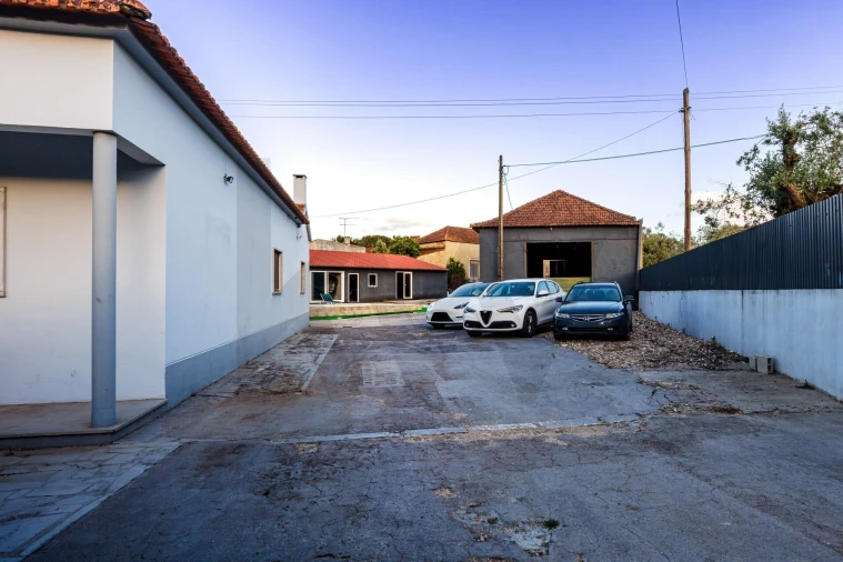 Moradia T4 para Venda em Abrã Foto 50