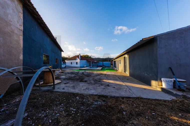Moradia T4 para Venda em Abrã Foto 45