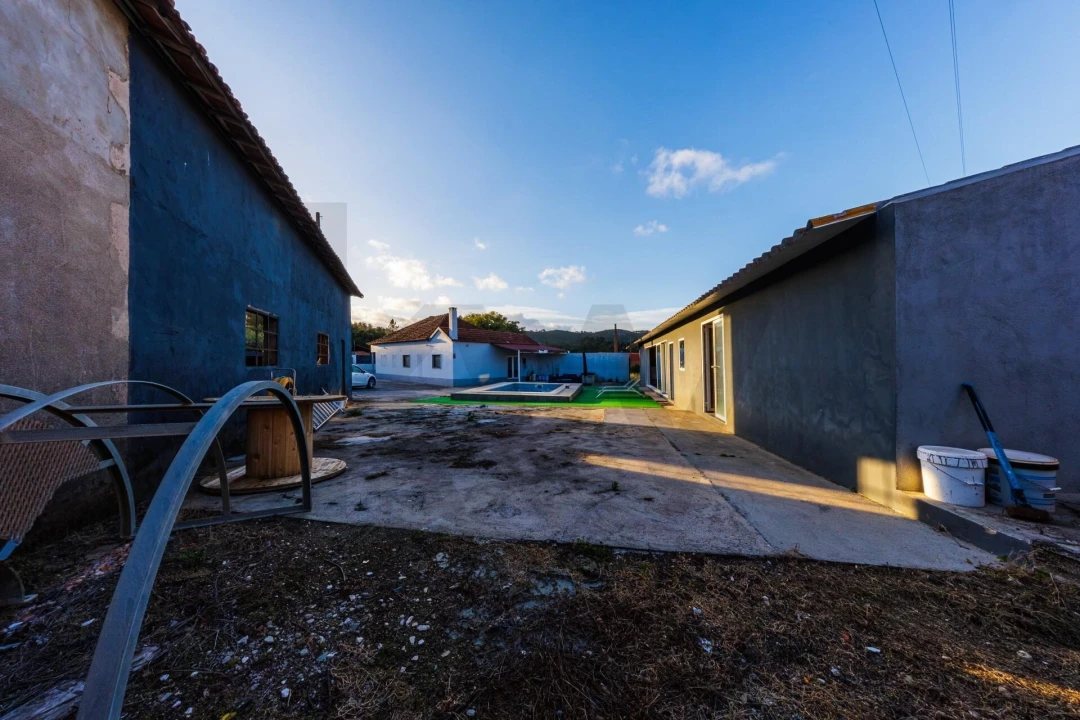 Moradia T4 para Venda em Abrã Foto 45