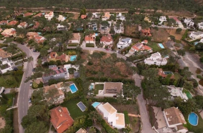 Terreno para Venda em Charneca de Caparica e Sobreda