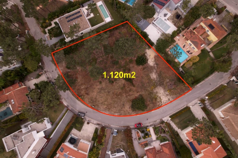 Terreno para Venda em Charneca de Caparica e Sobreda