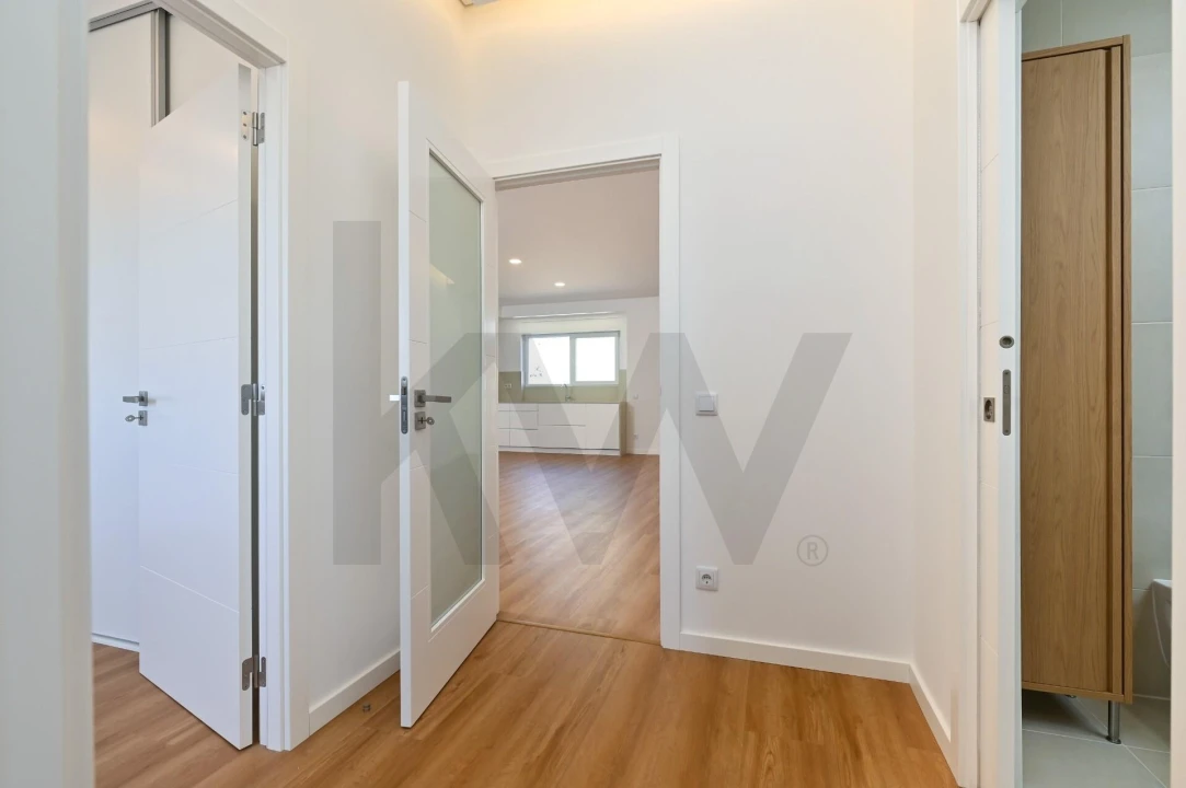 Apartamento T2 para Venda em São Domingos de Rana Foto 8