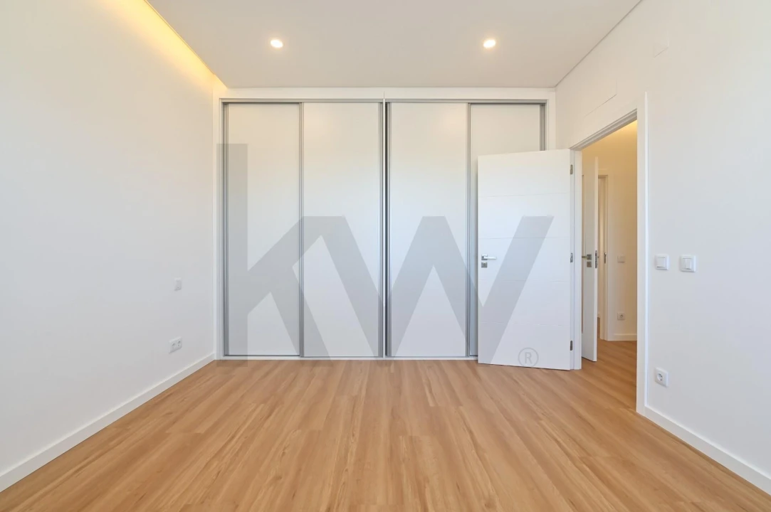 Apartamento T2 para Venda em São Domingos de Rana Foto 10