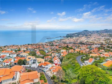 Moradia T5 para Venda em Funchal (Santa Maria Maior)