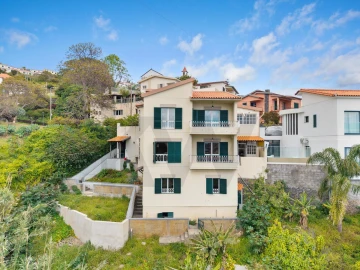 Moradia T5 para Venda em Funchal (Santa Maria Maior)