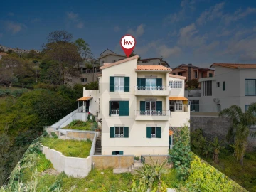 Moradia T5 para Venda em Funchal (Santa Maria Maior)