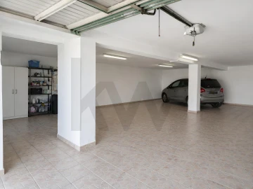 Moradia T3 para Venda em Barbacena e Vila Fernando