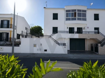 Moradia T3 para Venda em Barbacena e Vila Fernando