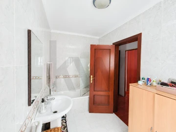 Moradia T3 para Venda em Barbacena e Vila Fernando