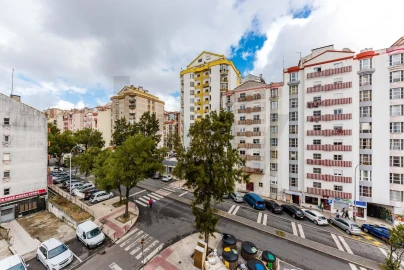 Apartamento T3 para Venda em Algueirão-Mem Martins