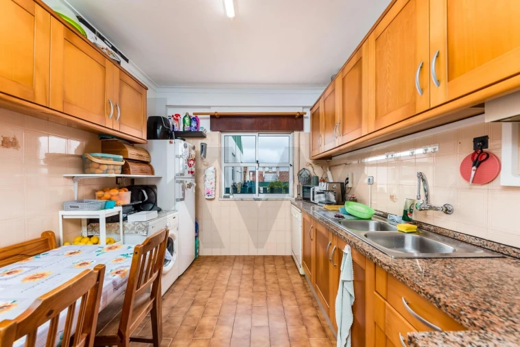 Apartamento T3 para Venda em Algueirão-Mem Martins Foto 6