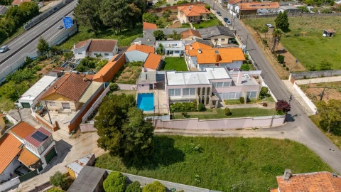 Moradia T4 para Venda em Anta e Guetim