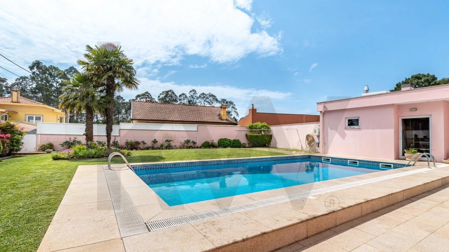 Moradia T4 para Venda em Anta e Guetim