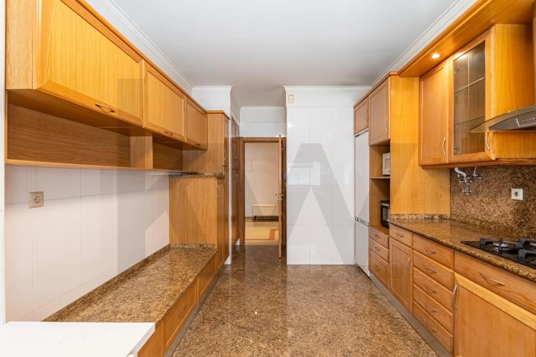 Apartamento T4 para Venda em Parque das Nações Foto 16