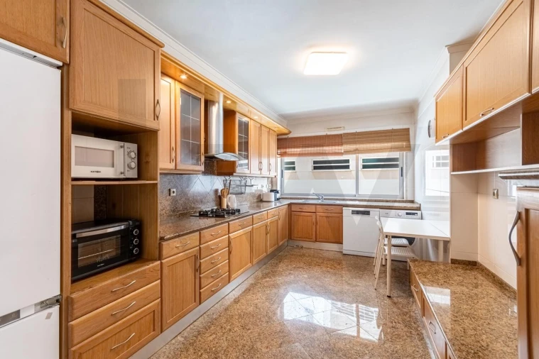 Apartamento T4 para Venda em Parque das Nações Foto 5