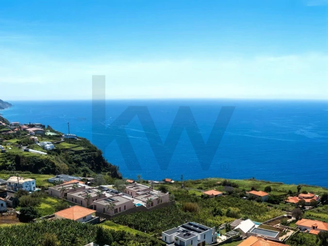Moradia T3 para Venda em Estreito da Calheta Foto 2