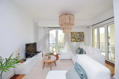 Apartamento T2 para Venda em Carcavelos e Parede