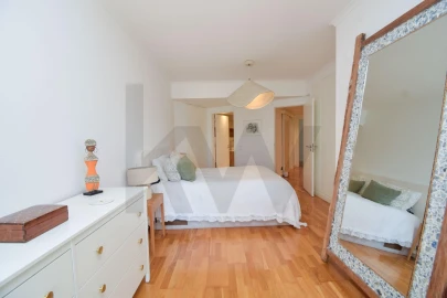 Apartamento T2 para Venda em Carcavelos e Parede