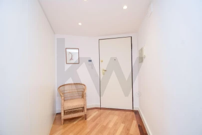 Apartamento T2 para Venda em Carcavelos e Parede