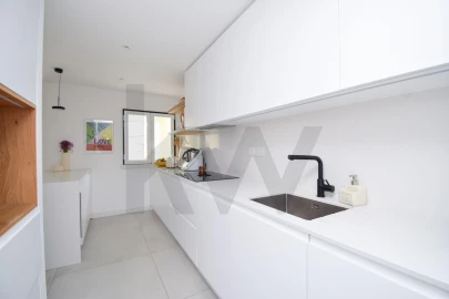 Apartamento T2 para Venda em Carcavelos e Parede