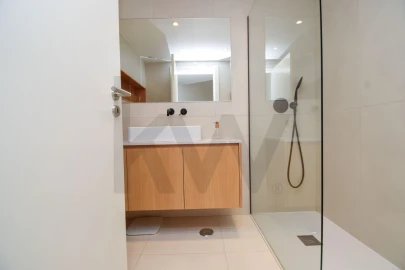 Apartamento T2 para Venda em Carcavelos e Parede