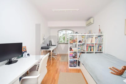 Apartamento T2 para Venda em Carcavelos e Parede