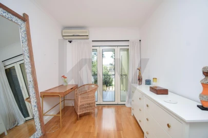 Apartamento T2 para Venda em Carcavelos e Parede