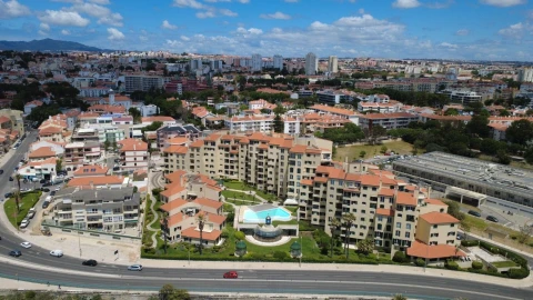 Apartamento T2 para Venda em Carcavelos e Parede