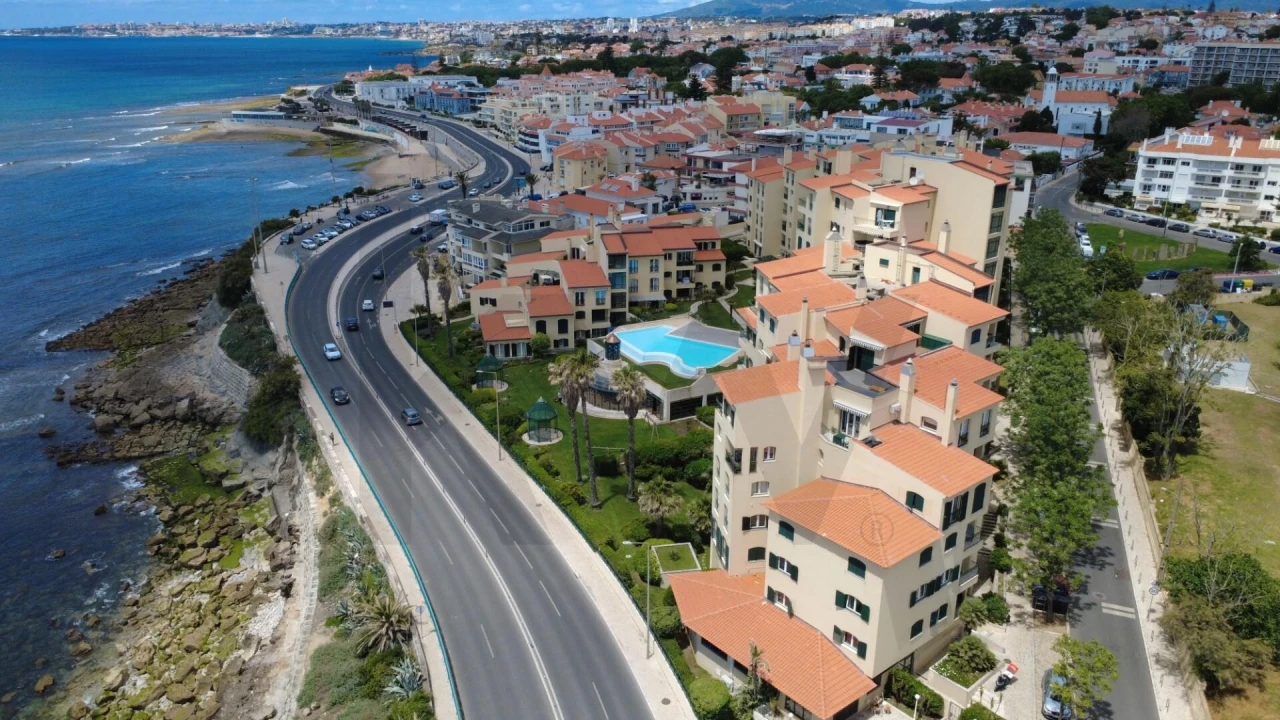 Apartamento T2 para Venda em Carcavelos e Parede Foto 43