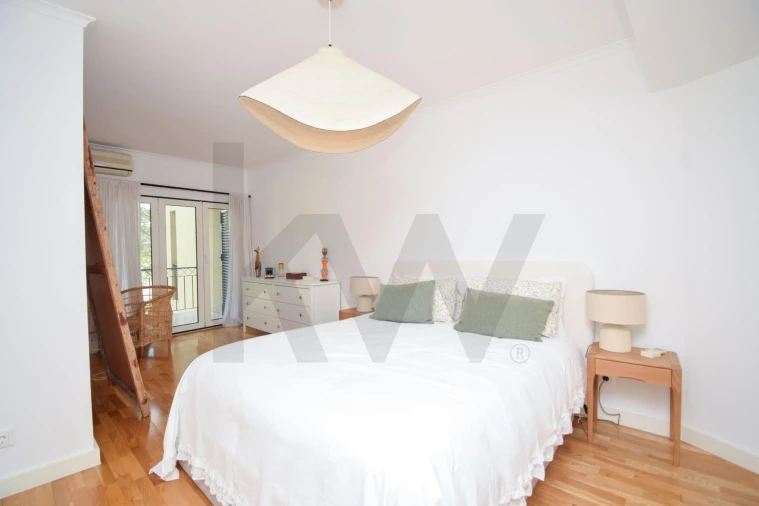 Apartamento T2 para Venda em Carcavelos e Parede Foto 13