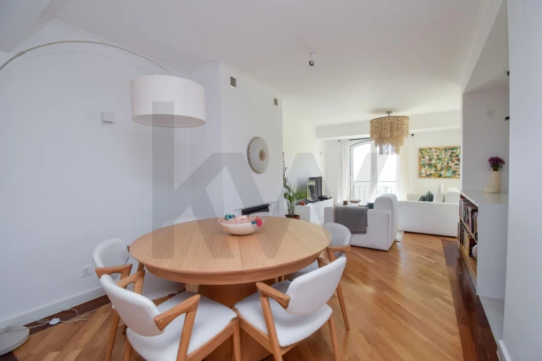 Apartamento T2 para Venda em Carcavelos e Parede Foto 11
