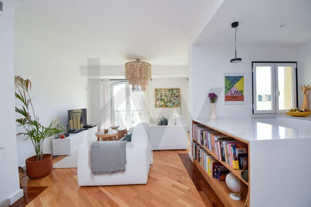 Apartamento T2 para Venda em Carcavelos e Parede Foto 8