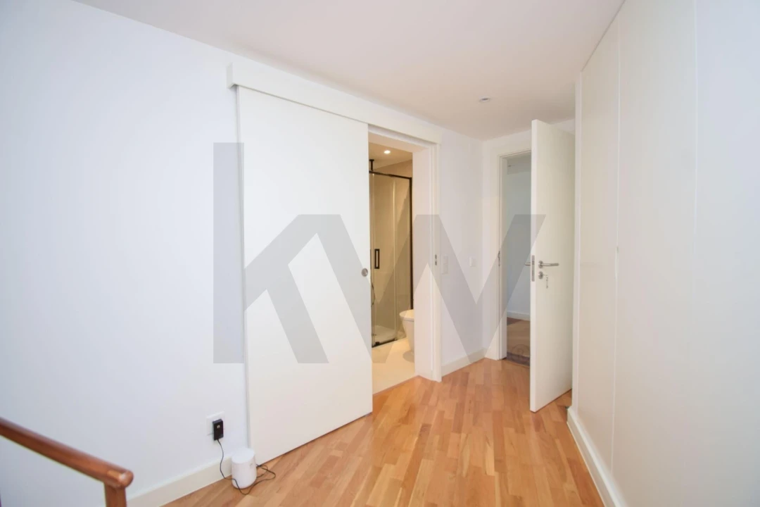Apartamento T2 para Venda em Carcavelos e Parede Foto 29