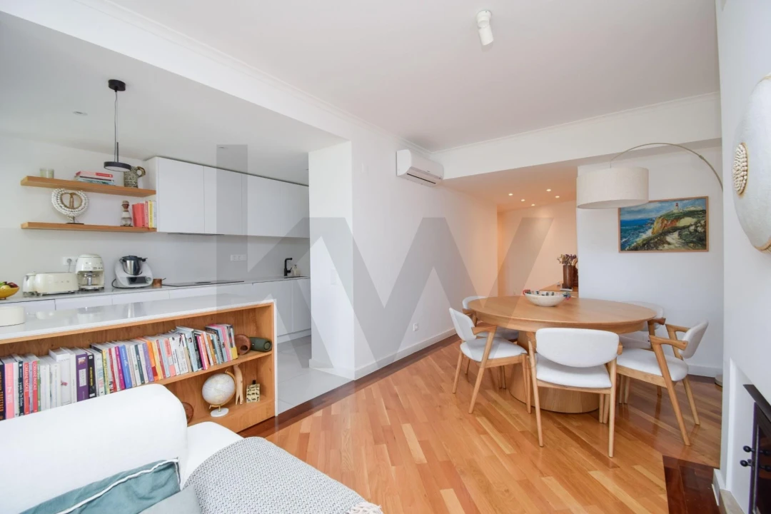 Apartamento T2 para Venda em Carcavelos e Parede Foto 9