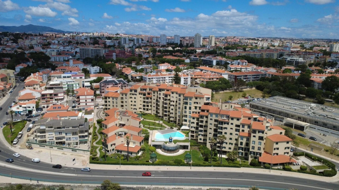 Apartamento T2 para Venda em Carcavelos e Parede Foto 39