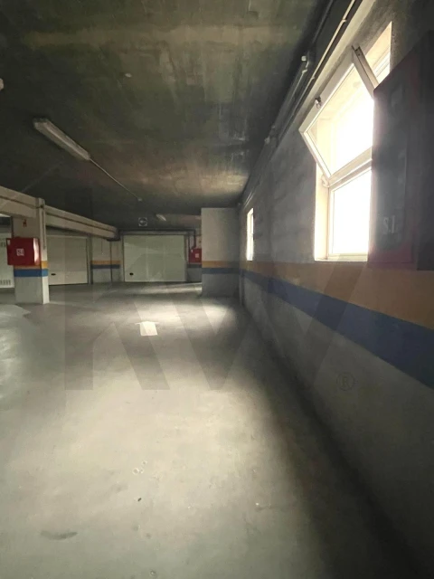 Garagem para Venda em Póvoa de Santa Iria e Forte da Casa