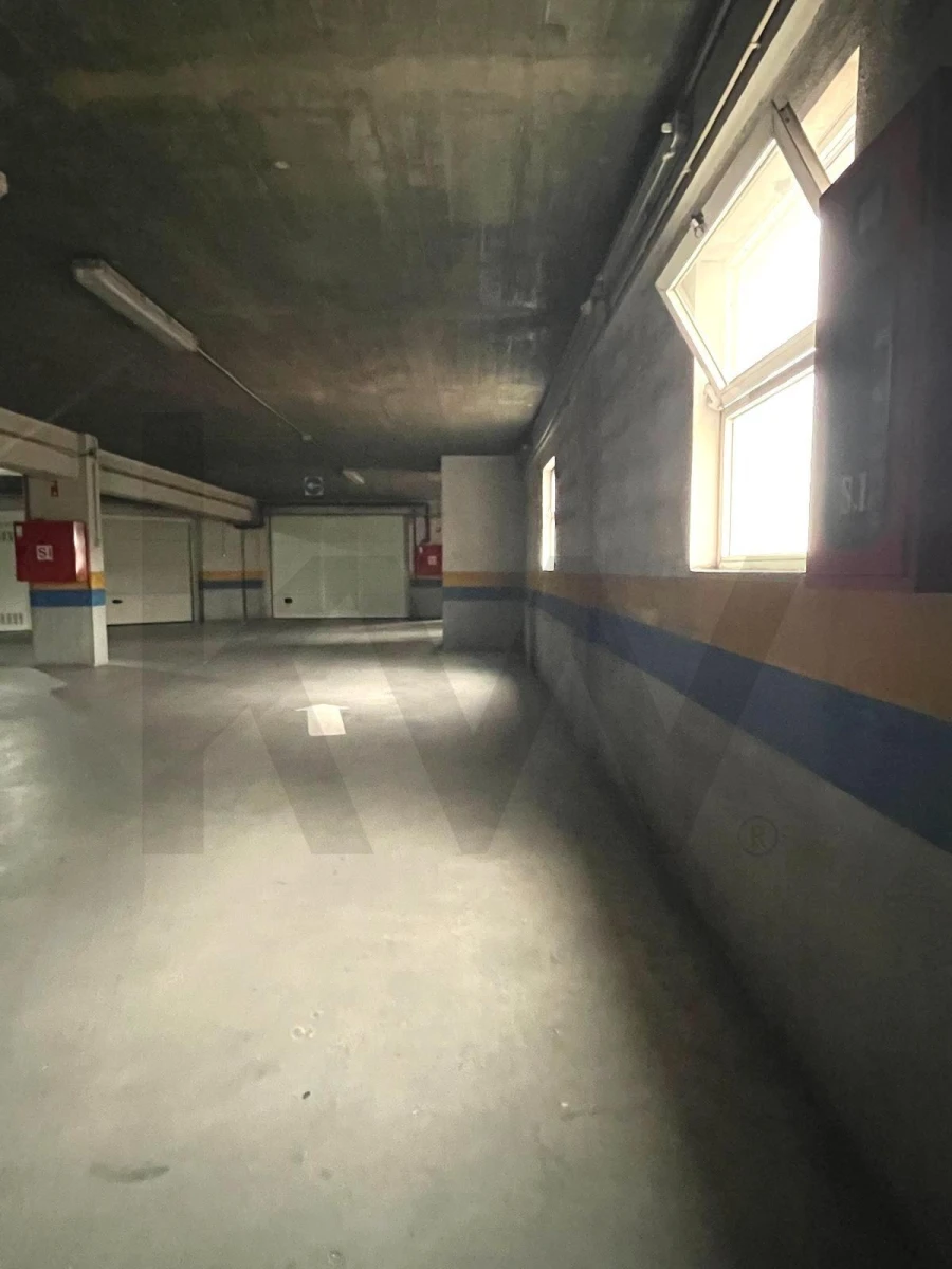 Garagem para Venda em Póvoa de Santa Iria e Forte da Casa Foto 13