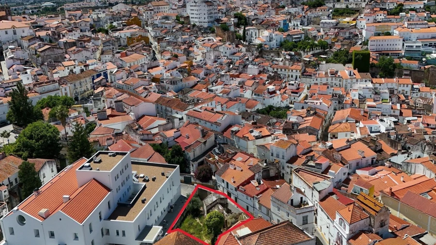Moradia T8 para Venda em Barbacena e Vila Fernando