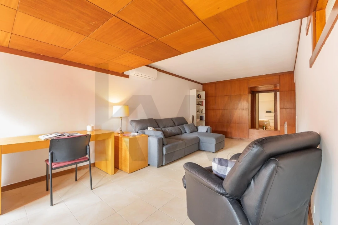 Apartamento T2 para Arrendamento em Areeiro Foto 20